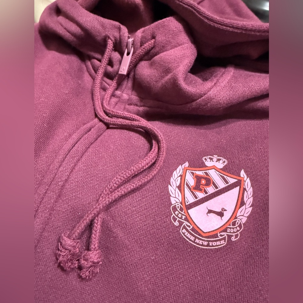 VS PINK New York Crest Zip Hoodie in Burgundy *NEW